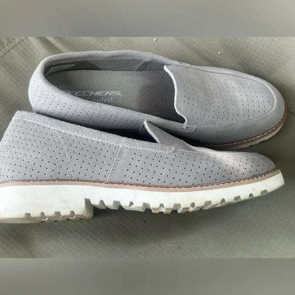 Sketchers Go Walk Arch Fit Loafers- Size 8.5- like new gray - Picture 2 of 6